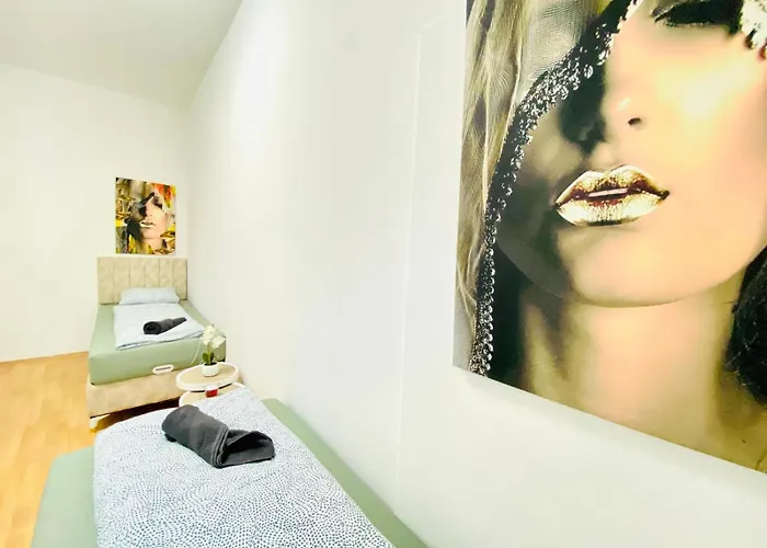 דירה Spacious 5-bedroom For 11 Near Train Station