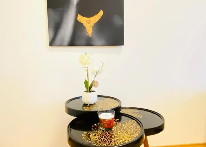 דירה Spacious 5-bedroom For 11 Near Train Station