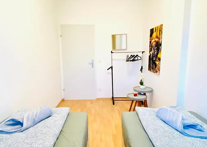 Spacious 5-bedroom For 11 Near Train Station * וינה
